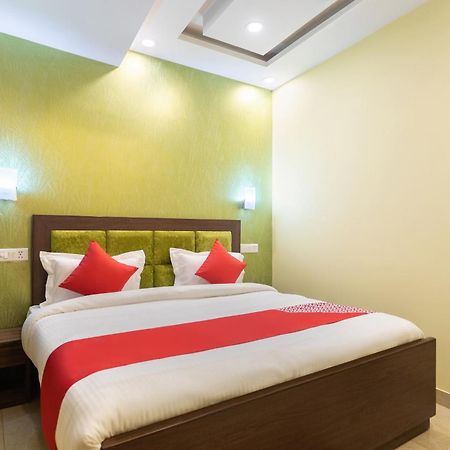 Super Oyo Hotel O Red Stone Inn Ню Делхи Екстериор снимка