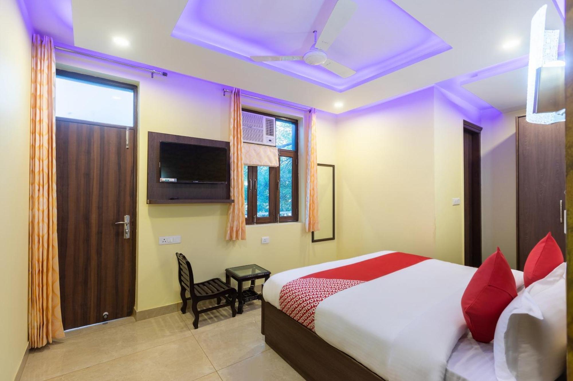 Super Oyo Hotel O Red Stone Inn Ню Делхи Екстериор снимка