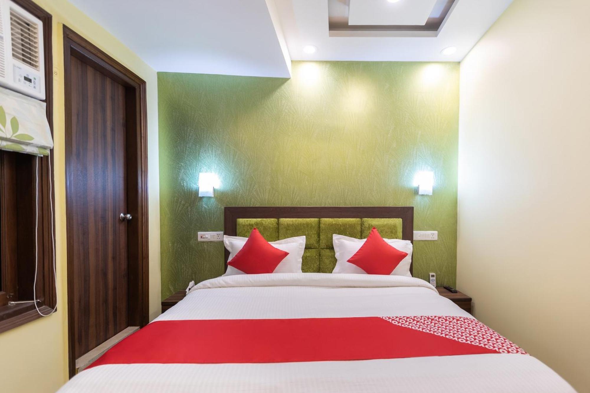 Super Oyo Hotel O Red Stone Inn Ню Делхи Екстериор снимка