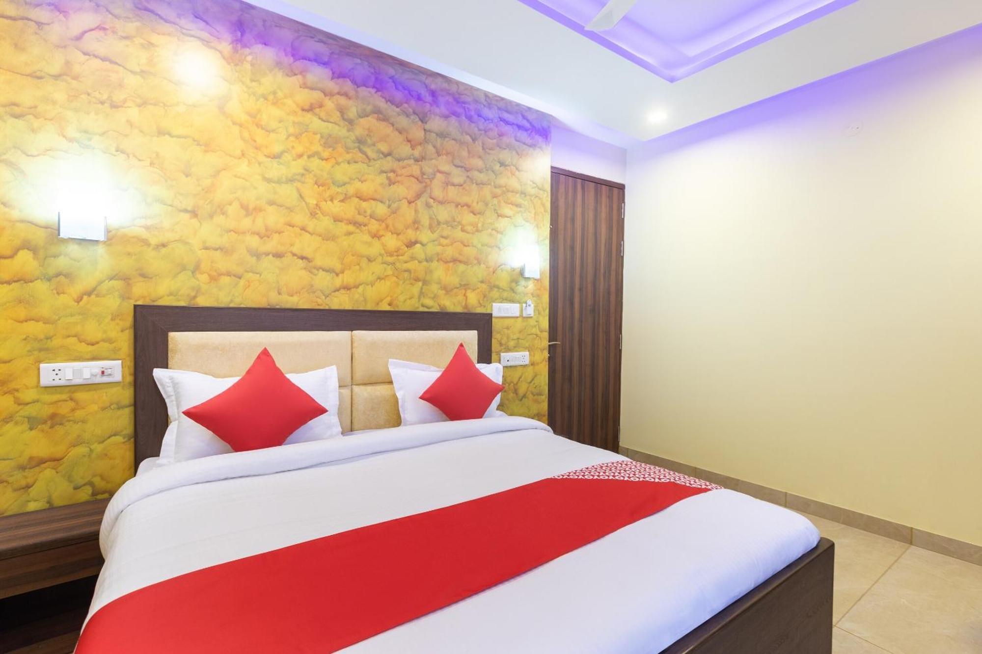 Super Oyo Hotel O Red Stone Inn Ню Делхи Екстериор снимка